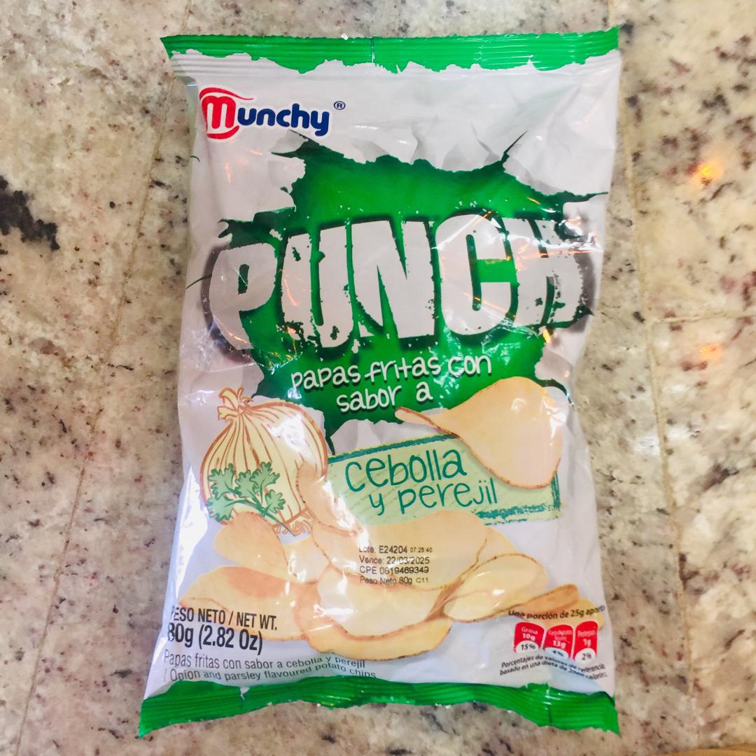 PAPAS FRITAS CON SABOR A CEBOLLA Y PEREJIL MUNCHY PUNCH 80GR